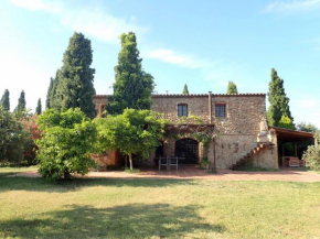 Casa de campo Hostal Nou en Crespià con piscina
